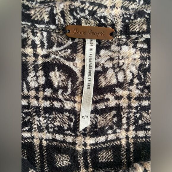 Free People Women Black Floral Long Sleeve Button Size XSP - Picture 10 of 11